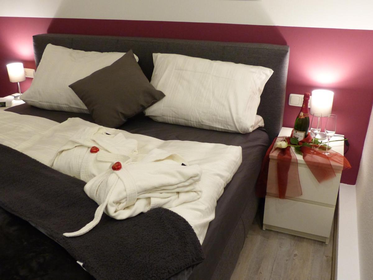 Ferienwohnung Schlossblick - 4 Sterne Sauna Pool Whirlpool Exklusiv ブラウンフェルス エクステリア 写真